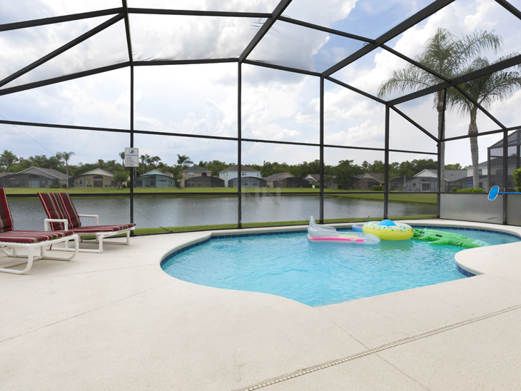 Casa na Disney com piscina de frente para o lago